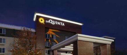 La Quinta Inn & Suites Detroit Utica Exterior