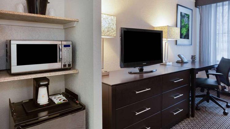 La Quinta Inn & Suites Detroit Utica Room