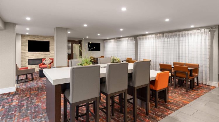 La Quinta Inn & Suites Austin Round Rock Lobby