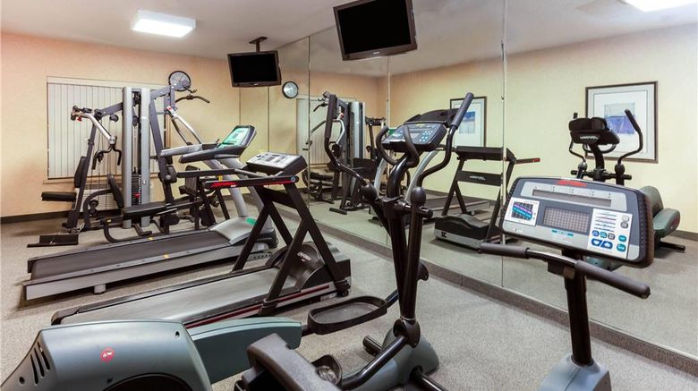 <b>La Quinta Inn & Suites SW New Berlin Health</b>. Images powered by <a href="https://iceportal.shijigroup.com/" title="IcePortal" target="_blank">IcePortal</a>.