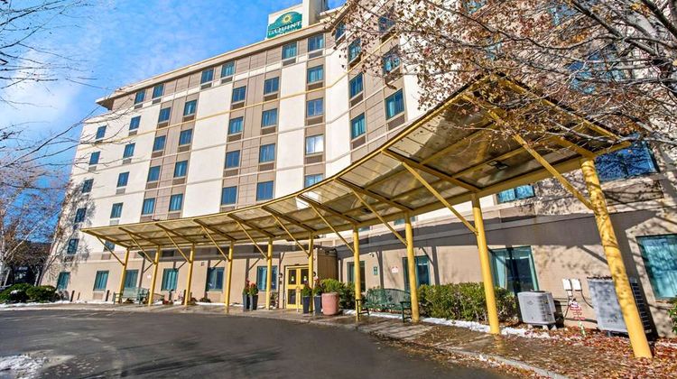 La Quinta Inn & Suites Somerville Exterior