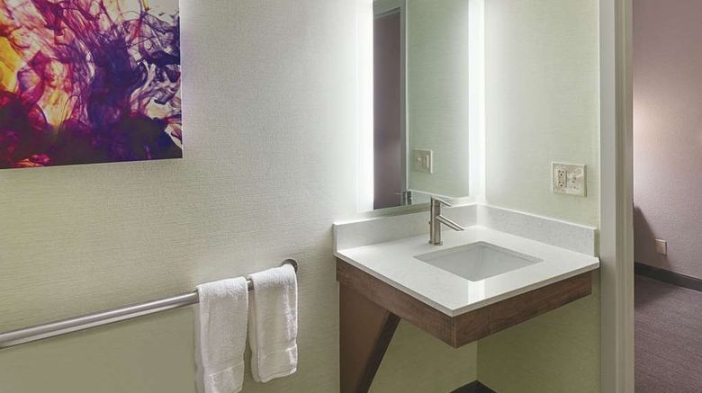 <b>La Quinta Inn Santa Ana Room</b>. Images powered by <a href="https://iceportal.shijigroup.com/" title="IcePortal" target="_blank">IcePortal</a>.
