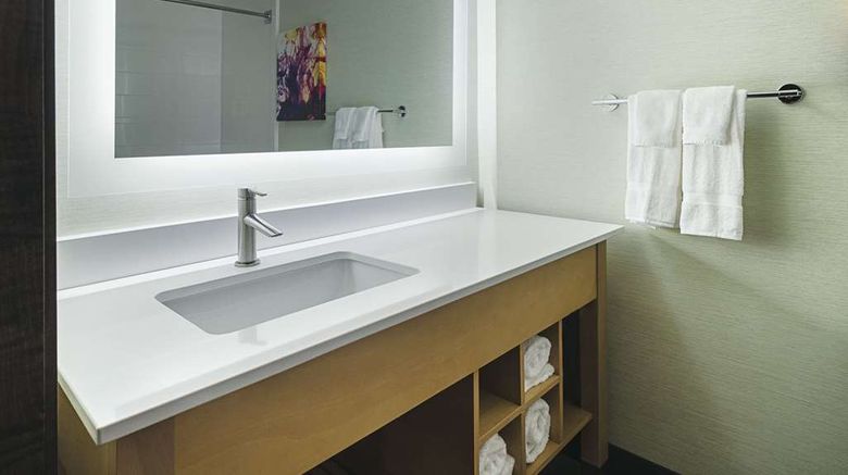 <b>La Quinta Inn Santa Ana Room</b>. Images powered by <a href="https://iceportal.shijigroup.com/" title="IcePortal" target="_blank">IcePortal</a>.