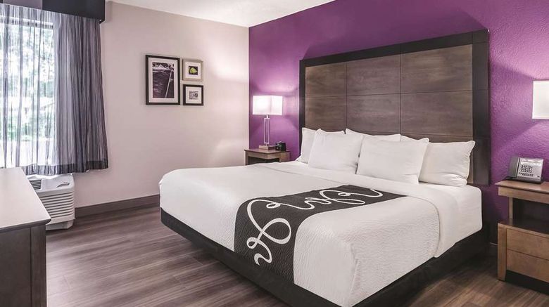 <b>La Quinta Inn & Suites at 48th Ave Suite</b>. Images powered by <a href="https://iceportal.shijigroup.com/" title="IcePortal" target="_blank">IcePortal</a>.