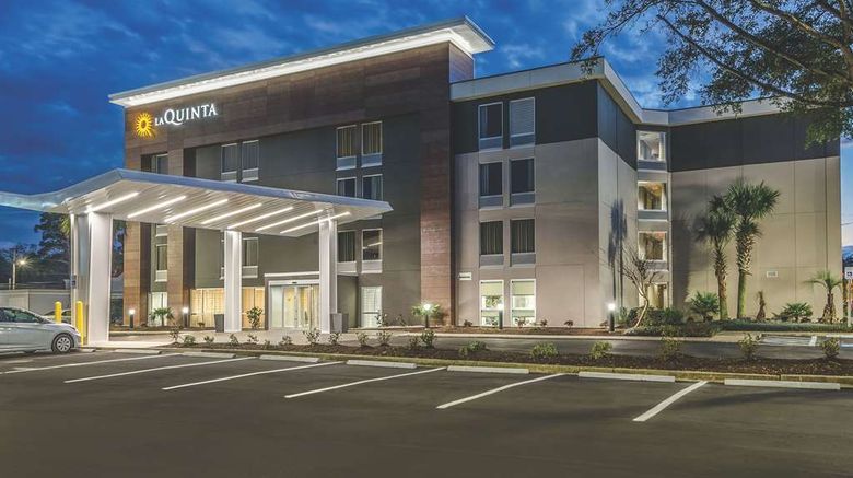 <b>La Quinta Inn & Suites at 48th Ave Exterior</b>. Images powered by <a href="https://iceportal.shijigroup.com/" title="IcePortal" target="_blank">IcePortal</a>.