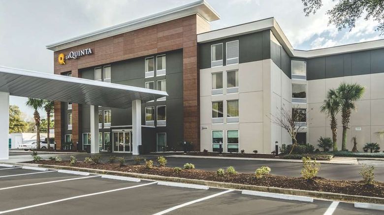 <b>La Quinta Inn & Suites at 48th Ave Exterior</b>. Images powered by <a href="https://iceportal.shijigroup.com/" title="IcePortal" target="_blank">IcePortal</a>.