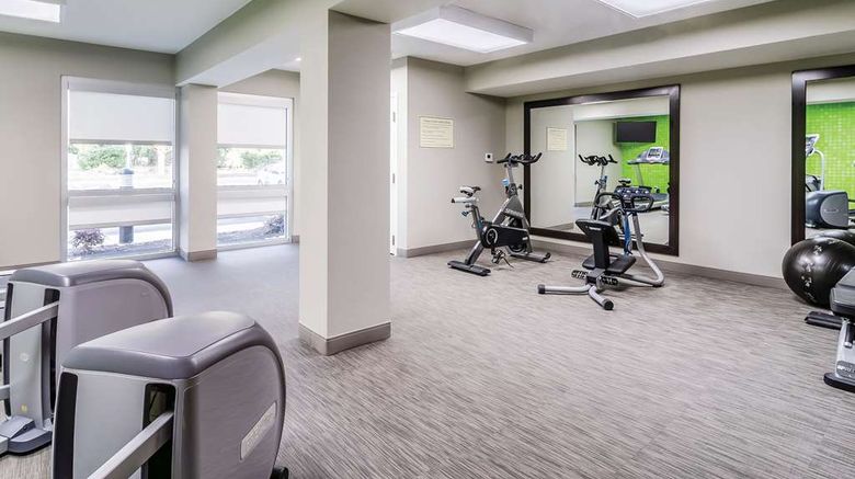 <b>La Quinta Inn & Suites at 48th Ave Health</b>. Images powered by <a href="https://iceportal.shijigroup.com/" title="IcePortal" target="_blank">IcePortal</a>.
