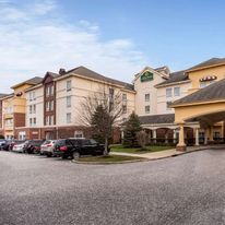 La Quinta Inn & Suites Islip/MacArthur