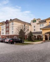 La Quinta Inn & Suites Islip/MacArthur