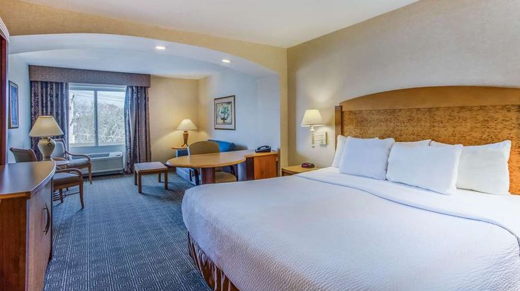 La Quinta Inn & Suites Islip/MacArthur Suite