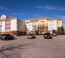 La Quinta Inn & Suites Islip/MacArthur Exterior