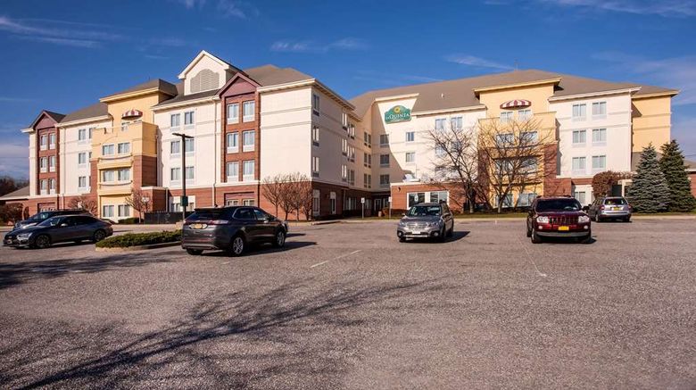 <b>La Quinta Inn & Suites Islip/MacArthur Exterior</b>. Images powered by <a href="https://iceportal.shijigroup.com/" title="IcePortal" target="_blank">IcePortal</a>.