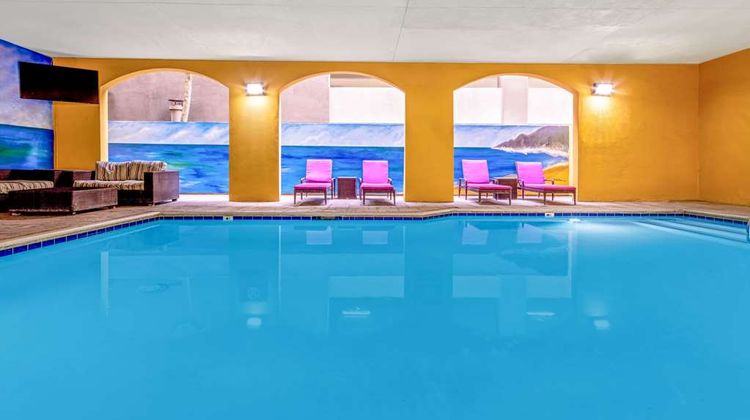 La Quinta Inn & Suites Anaheim Pool
