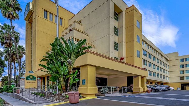 La Quinta Inn & Suites Anaheim Exterior