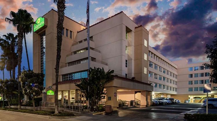 La Quinta Inn & Suites Anaheim Exterior