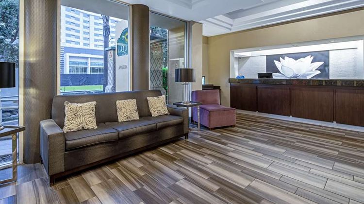 La Quinta Inn & Suites Anaheim Lobby