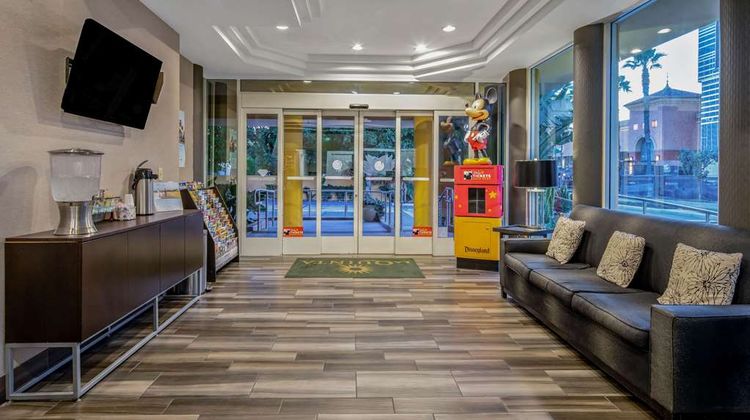 La Quinta Inn & Suites Anaheim Lobby