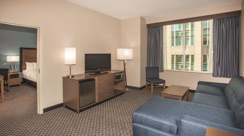 <b>La Quinta Inn & Suites Chicago Downtown Suite</b>. Images powered by <a href="https://iceportal.shijigroup.com/" title="IcePortal" target="_blank">IcePortal</a>.