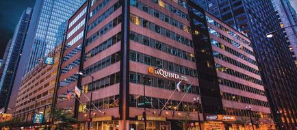 La Quinta Inn & Suites Chicago Downtown Exterior