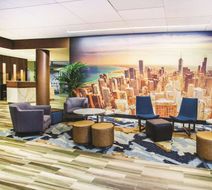 La Quinta Inn & Suites Chicago Downtown Lobby