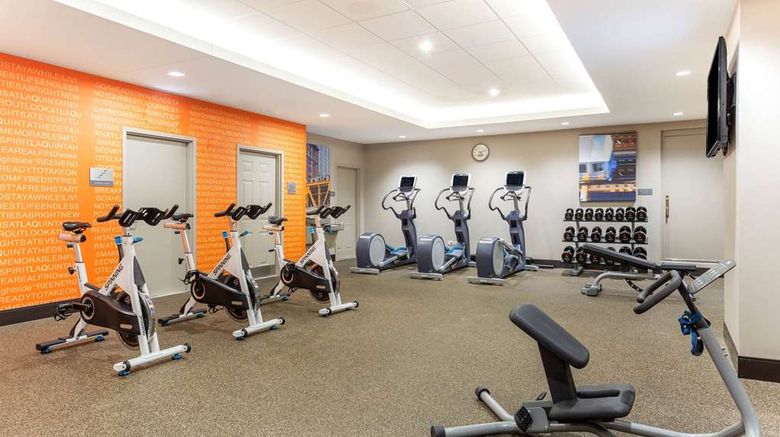 <b>La Quinta Inn & Suites Chicago Downtown Health</b>. Images powered by <a href="https://iceportal.shijigroup.com/" title="IcePortal" target="_blank">IcePortal</a>.