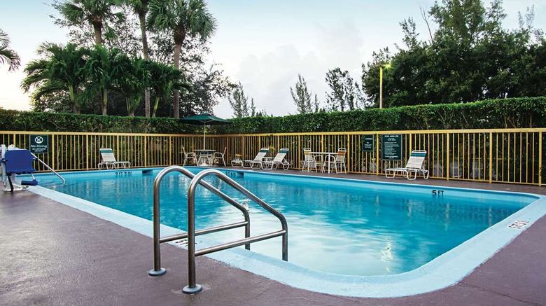 <b>La Quinta Inn West Palm Beach Recreation</b>. Images powered by <a href="https://iceportal.shijigroup.com/" title="IcePortal" target="_blank">IcePortal</a>.