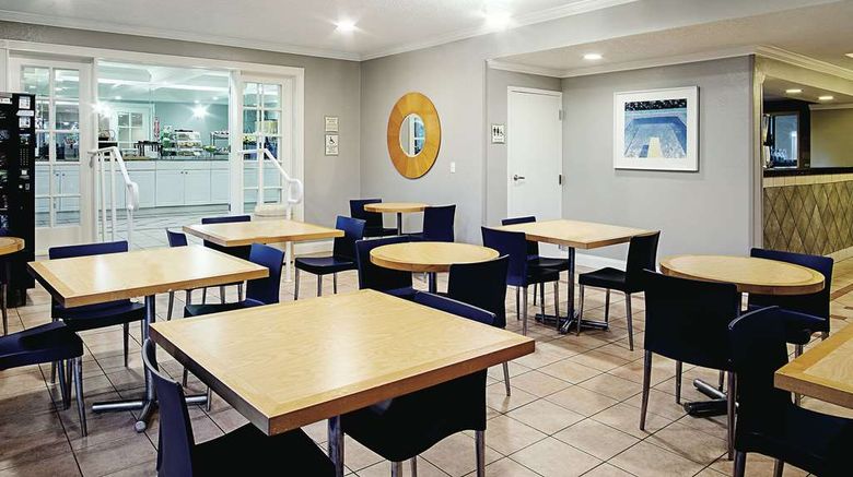 <b>La Quinta Inn West Palm Beach Lobby</b>. Images powered by <a href="https://iceportal.shijigroup.com/" title="IcePortal" target="_blank">IcePortal</a>.