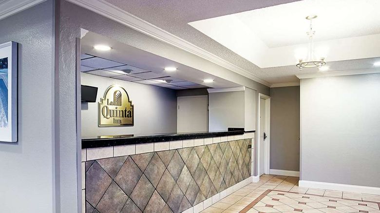<b>La Quinta Inn West Palm Beach Lobby</b>. Images powered by <a href="https://iceportal.shijigroup.com/" title="IcePortal" target="_blank">IcePortal</a>.
