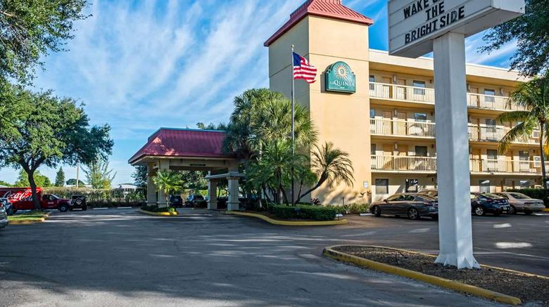 <b>La Quinta Inn West Palm Beach Exterior</b>. Images powered by <a href="https://iceportal.shijigroup.com/" title="IcePortal" target="_blank">IcePortal</a>.