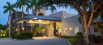 La Quinta Inn & Suites Fort Myers Exterior