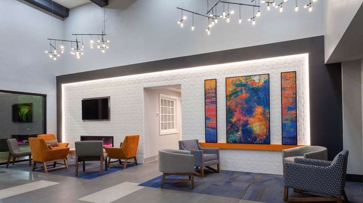 La Quinta Inn & Suites Fort Myers Lobby