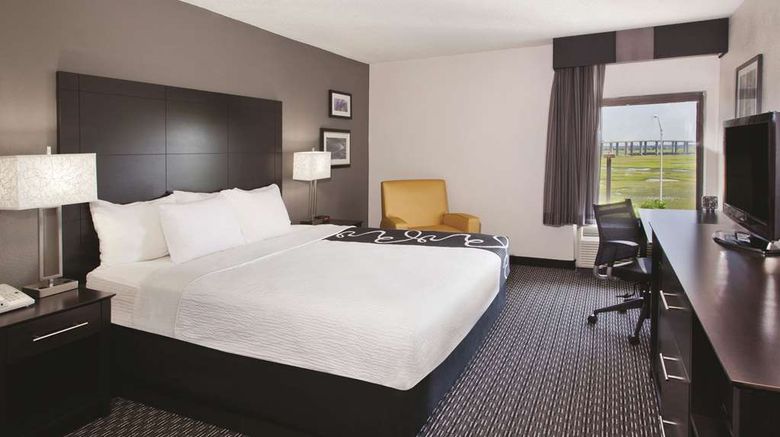 <b>La Quinta Inn Charleston Riverview Room</b>. Images powered by <a href="https://iceportal.shijigroup.com/" title="IcePortal" target="_blank">IcePortal</a>.