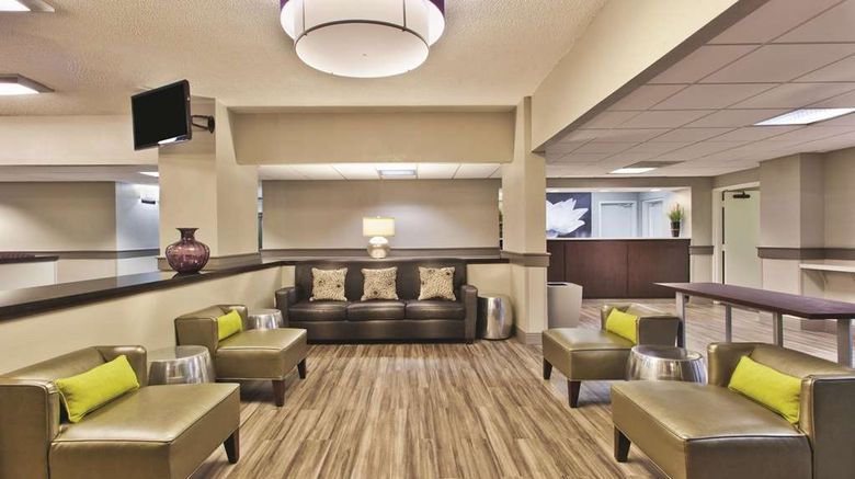 <b>La Quinta Inn Charleston Riverview Lobby</b>. Images powered by <a href="https://iceportal.shijigroup.com/" title="IcePortal" target="_blank">IcePortal</a>.