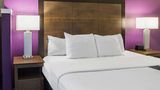 <b>La Quinta Inn & Suites Rancho Cordova Room</b>. Images powered by <a href="https://iceportal.shijigroup.com/" title="IcePortal" target="_blank">IcePortal</a>.