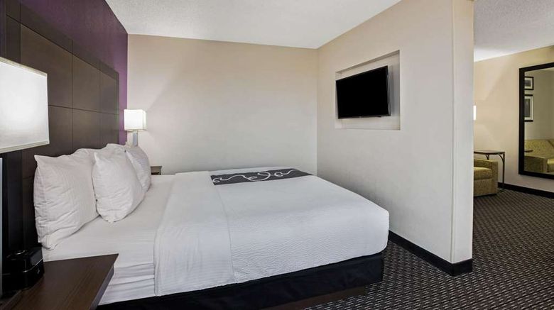 <b>La Quinta Inn & Suites Rancho Cordova Suite</b>. Images powered by <a href="https://iceportal.shijigroup.com/" title="IcePortal" target="_blank">IcePortal</a>.