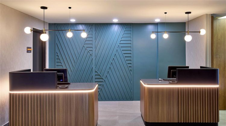 La Quinta Inn & Suites Thousand Oaks Lobby