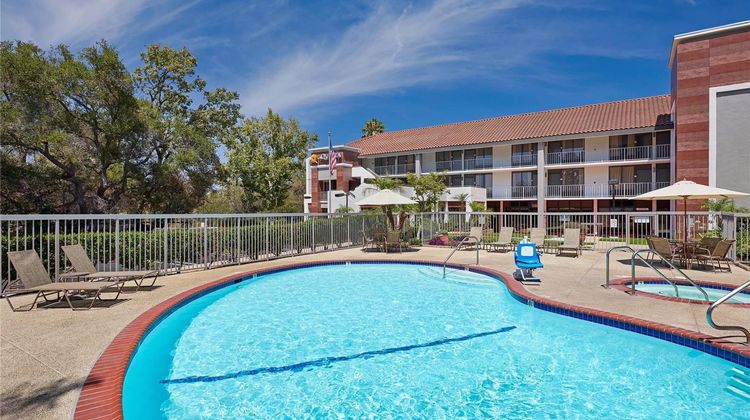 La Quinta Inn & Suites Thousand Oaks Pool