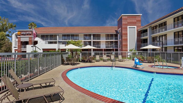 La Quinta Inn & Suites Thousand Oaks Pool