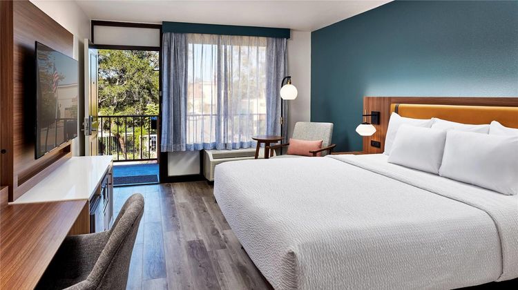 La Quinta Inn & Suites Thousand Oaks Room