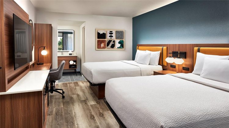 La Quinta Inn & Suites Thousand Oaks Room