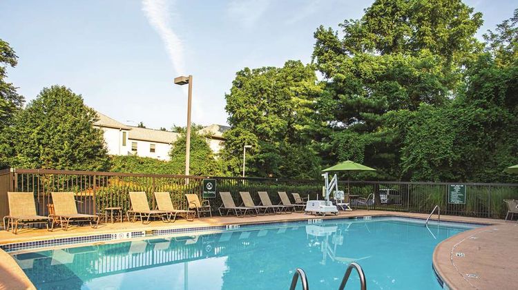 La Quinta Inn & Suites Baltimore North Pool