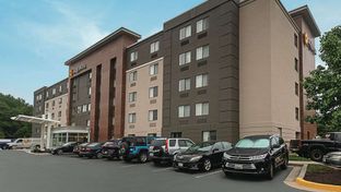La Quinta Inn & Suites Baltimore Airport