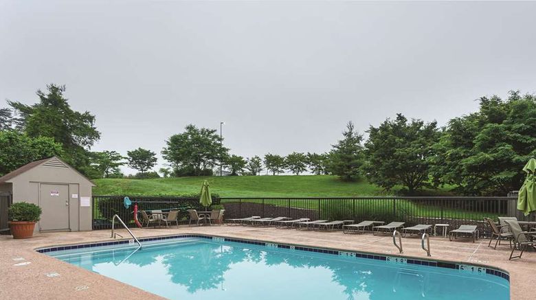<b>La Quinta Inn & Suites Baltimore Airport Pool</b>. Images powered by <a href="https://iceportal.shijigroup.com/" title="IcePortal" target="_blank">IcePortal</a>.