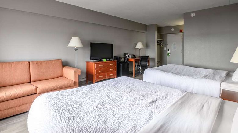 <b>La Quinta Inn & Suites New Haven Suite</b>. Images powered by <a href="https://iceportal.shijigroup.com/" title="IcePortal" target="_blank">IcePortal</a>.