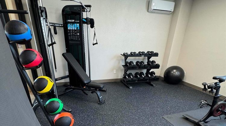 La Quinta Inn & Suites New Haven Health