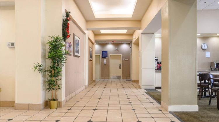 La Quinta Inn & Suites New Haven Other