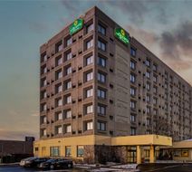 La Quinta Inn & Suites New Haven Exterior