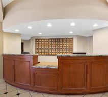 La Quinta Inn & Suites New Haven Lobby