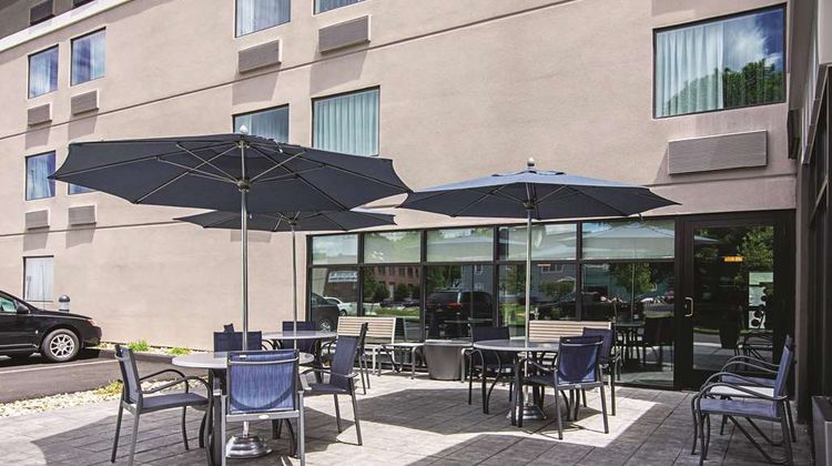La Quinta Inn & Suites Portland Exterior