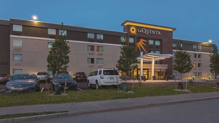 La Quinta Inn & Suites Portland Exterior